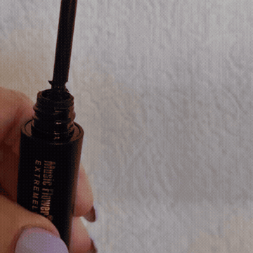 Mascara mit biegsamer Bürste – Volumen & Präzision